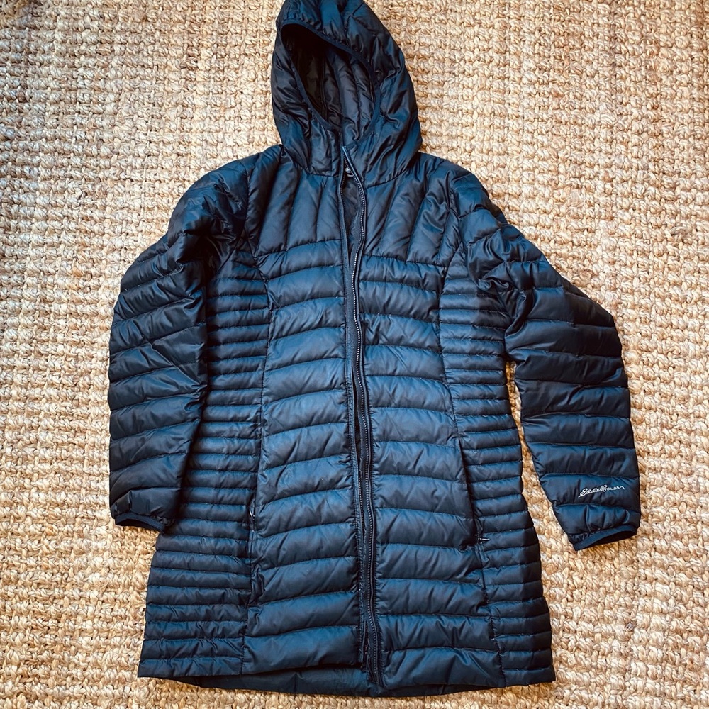 Eddie Bauer Lightweight Women’s Long Puffer Jacket - Large